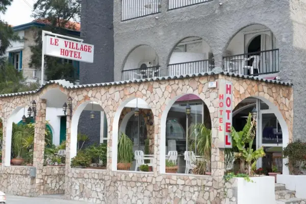 Le Village Hotel 8